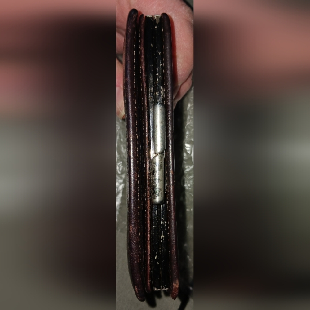 Burberry kisslock wallet EUC - Picture 8 of 8